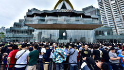 The first phase of Iconsiam opened last Saturday (November 10).