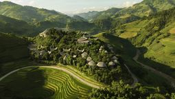 Garrya Mu Cang Chai is located in Pu Nhu Village, La Pan Tan Commune, Yen Bai, Vietnam – about 300km northwest of Hanoi, amid terraced rice fields.
