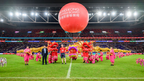 HKTB chairman Pang Yiu-kai and former Rugby Union player Brian O’ Driscoll led the opening ceremonies, which featured a dragon dance and a laser light show. HKTB chairman Pang Yiu-kai and former Rugby Union player Brian O’ Driscoll led the opening ceremonies, which featured a dragon dance and a laser light show.